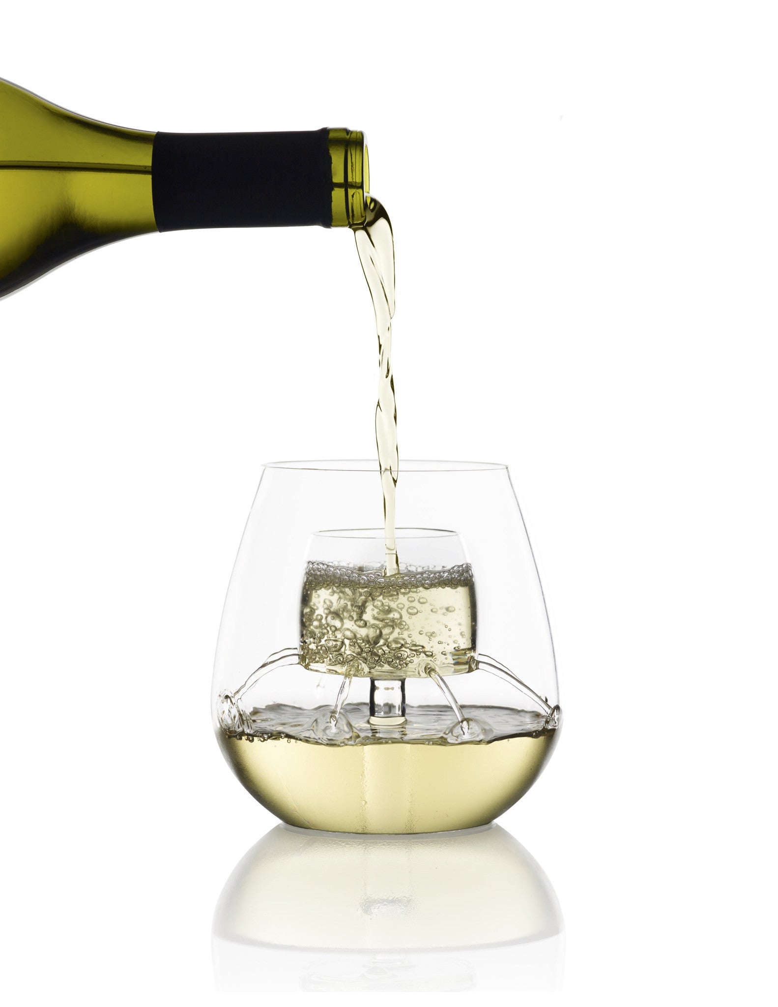 Spill-Proof Spinning Wine Glasses - COOL HUNTING®